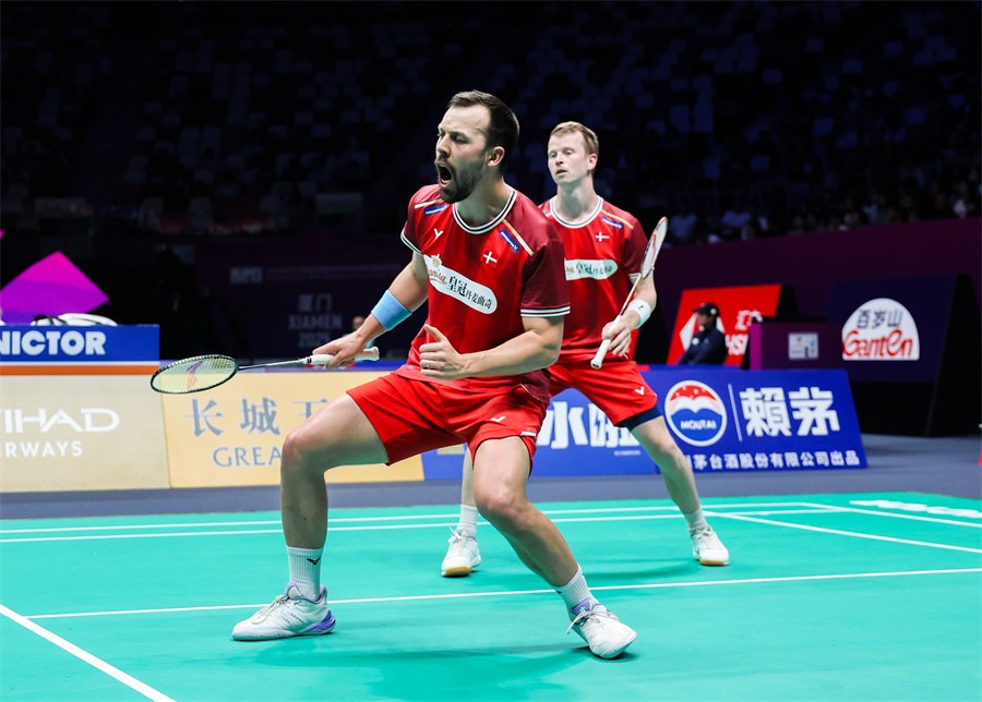 以及在防守 以及在防守