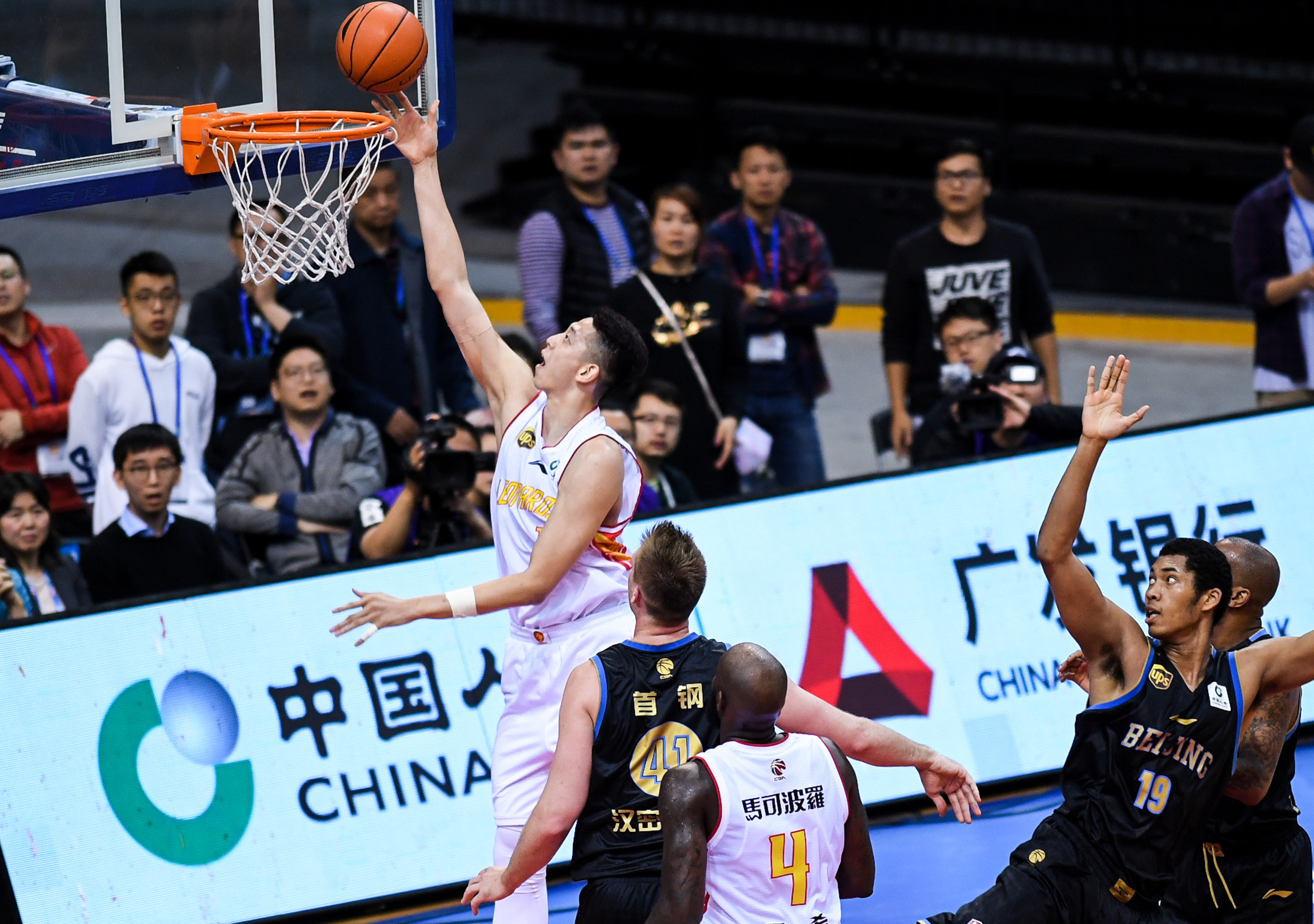 这类更衣室 这类更衣室